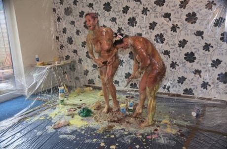 Naked amateur Molly MILF and her new girlfriend indulge in totally messy play 59137751