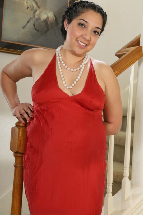 Thick over 30 woman Kimberly Henessey steps out of a red dress to get naked 50556239