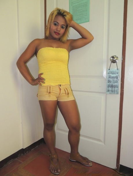 Asian female Ailyn sports blonde hair while showing her naked pussy 95551580
