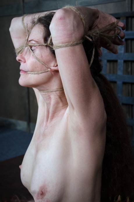 Mature pain slut Paintoy Emma eventually lets out a blood curdling scream 62946589