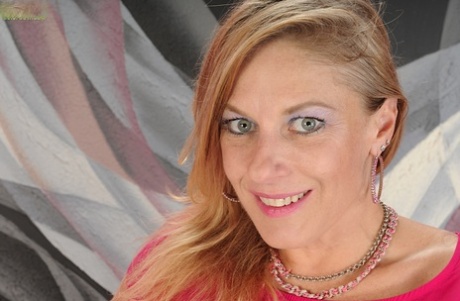 Clothed milf beauty Madison Paige is showing her fantastic body 71604290