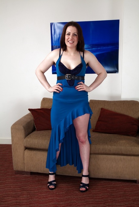Chubby mature Jenna Brooke is showing her body in a blue dress 90463859