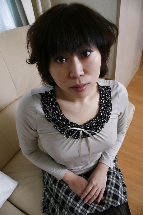 Goodly slut Yoshiko Sakai has a hairy vagina and wants to play with it 39286543