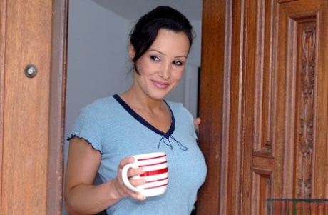 Shapely wife Lisa Ann strips off lace lingerie and shows superb breasts 30940927